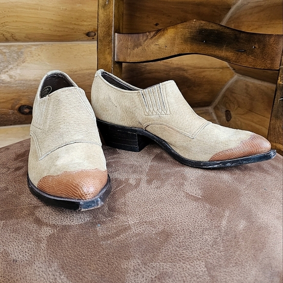 NOCONA BOOTS Women's Tan Suede Pointed Snake Toe Stacked Heel Western Ankle Boot - Picture 2 of 16